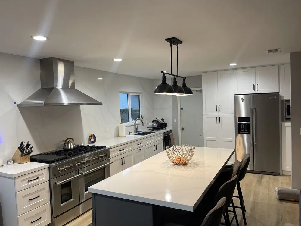 Slide of Lightning Power Solutions