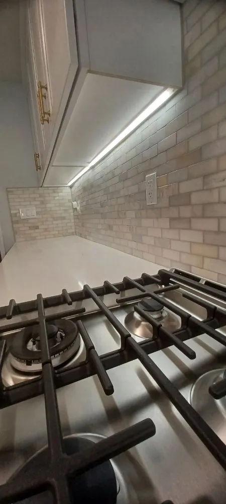 Slide of Lightning Power Solutions