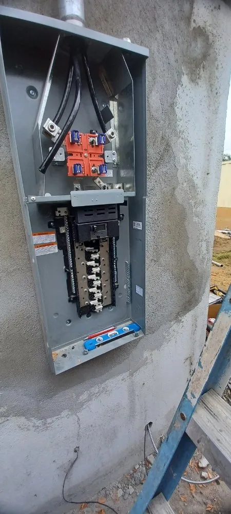 Slide of Lightning Power Solutions