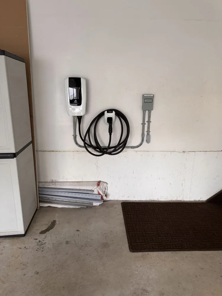 Expert electrician providing wiring installation in Middletown Township, NJ - Lightning T