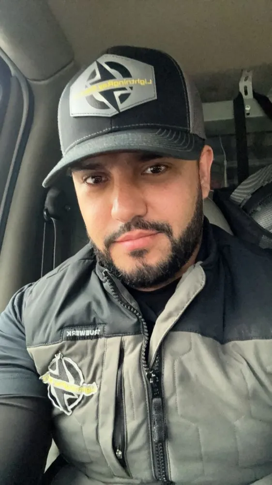 Slide of LightningRay Electric