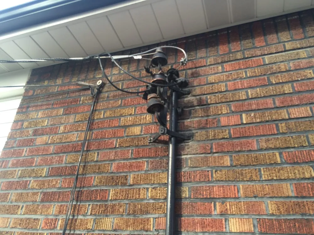 Certified electrician providing wiring installation in St Louis, MO - Lights & Switches