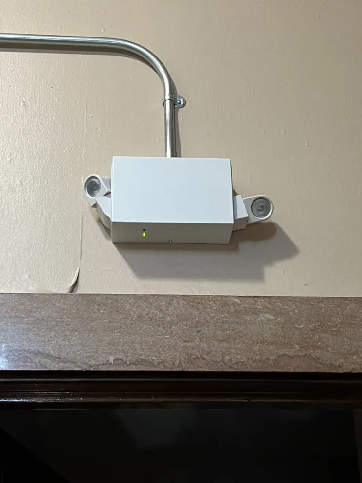 Affordable electrician providing electrical repair in ,