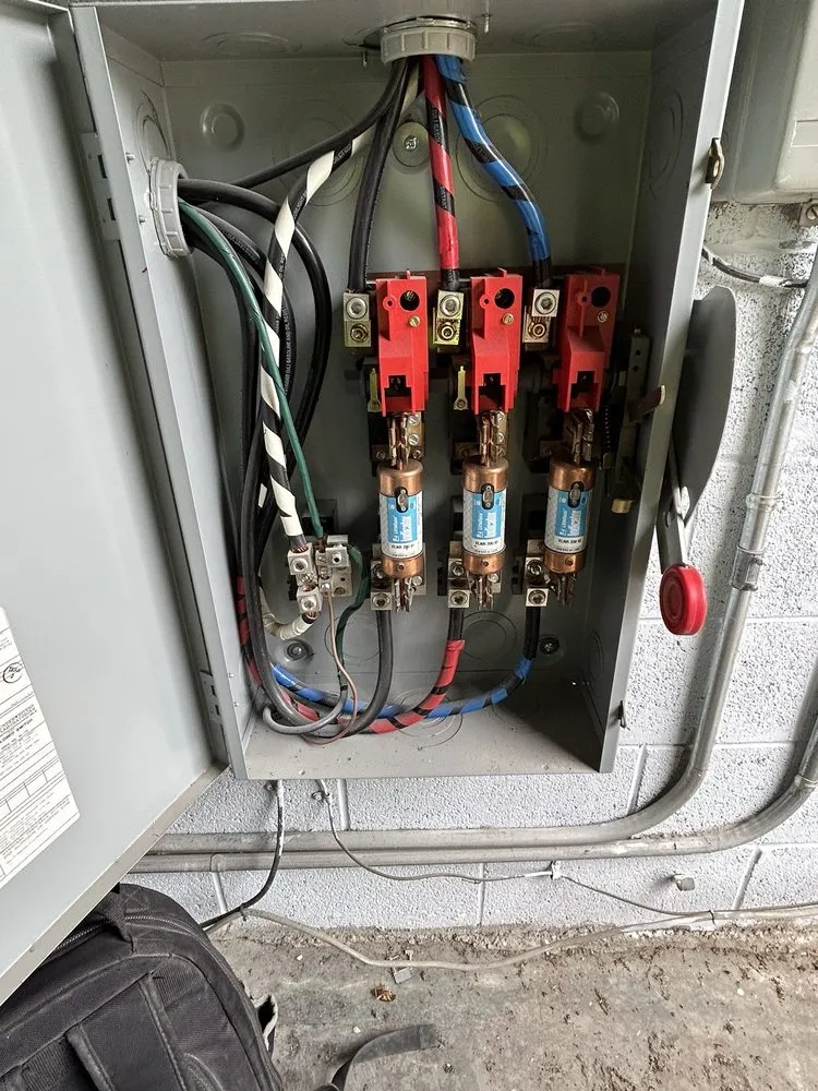 Slide of Lilia Electric Servies