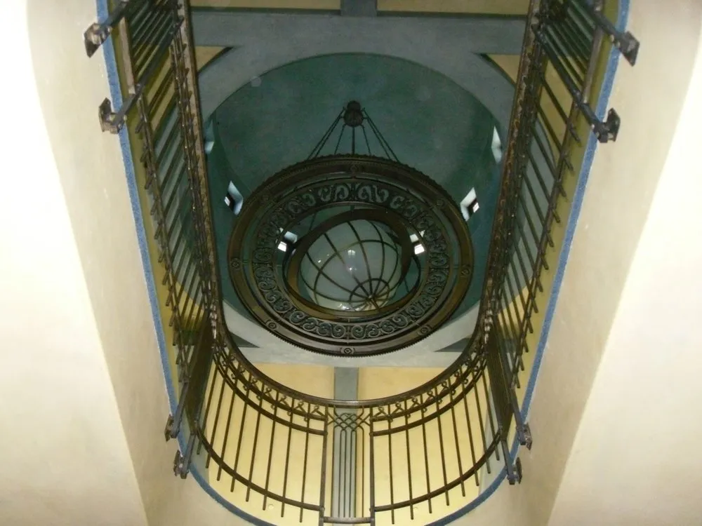 Slide of Lima Electric