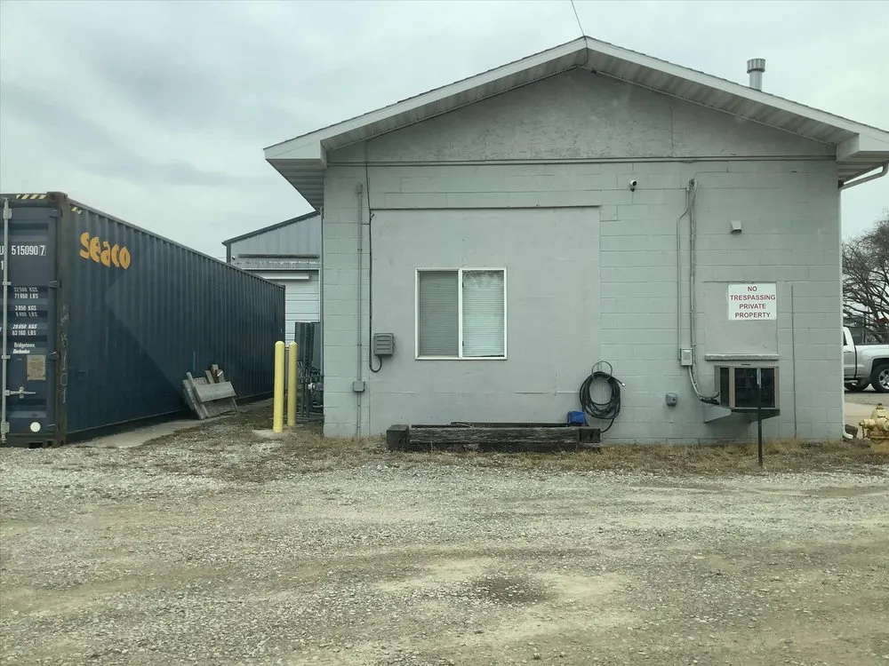 Trusted electrician providing circuit breaker repair in , 