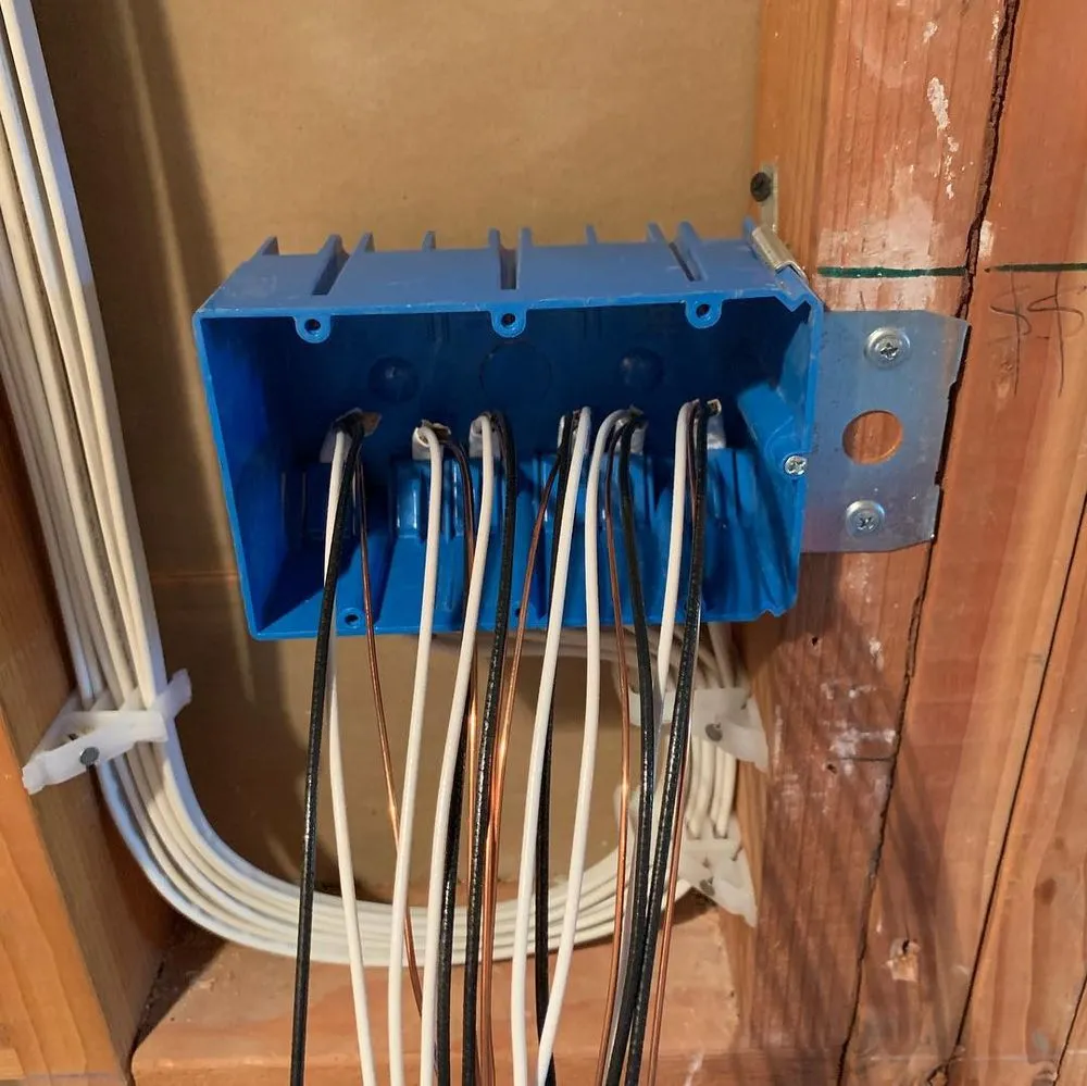 Slide of Lincoln Park Electrician