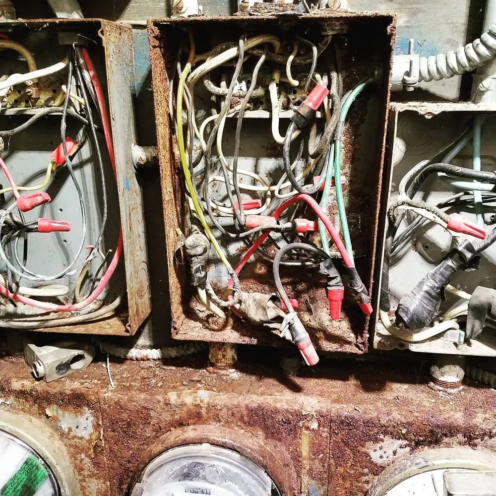 Slide of Lincoln Park Electrician