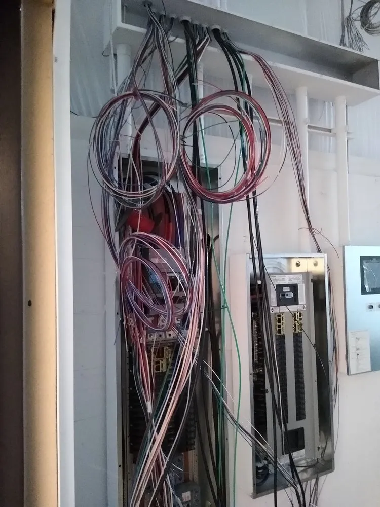 Slide of Lind Electric