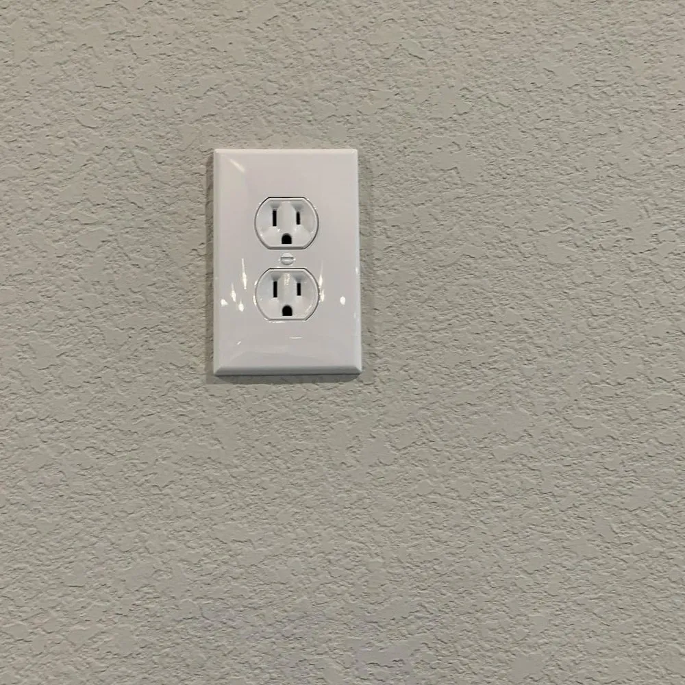 Expert electrician providing outlet and switch repair in Flushing, NY - Linden Hill Electricians