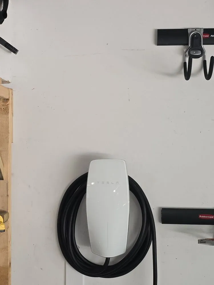 Slide of Lindsey Lighting