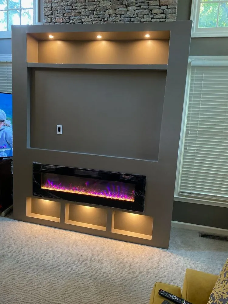 Slide of Lindsey Lighting