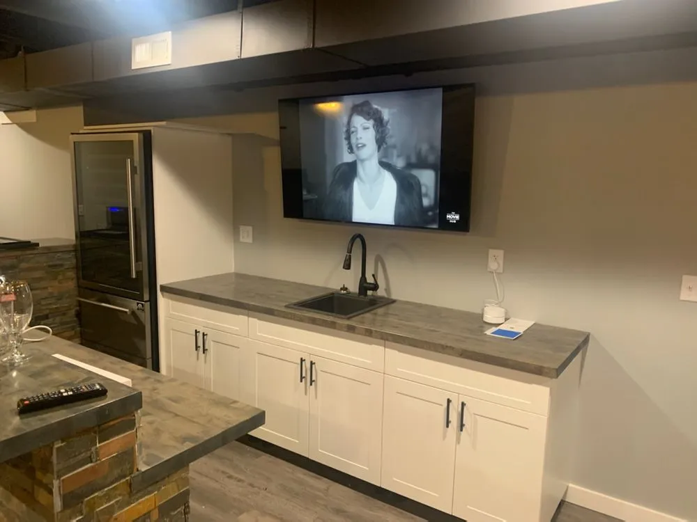 Slide of Lindty Home Services