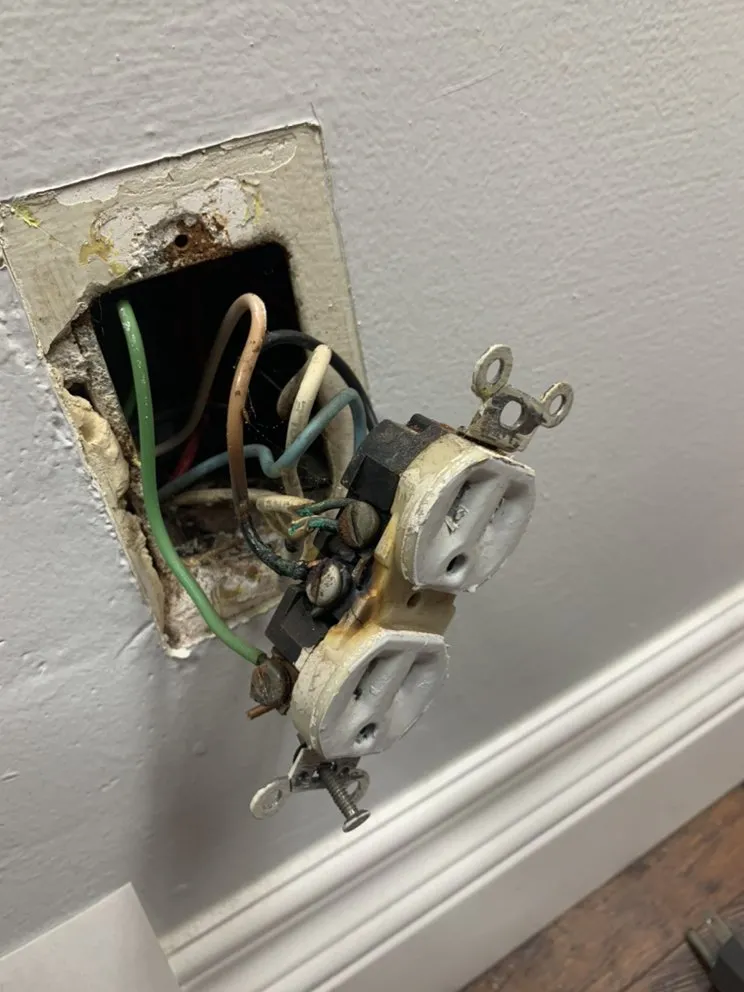 Slide of Linea Electric