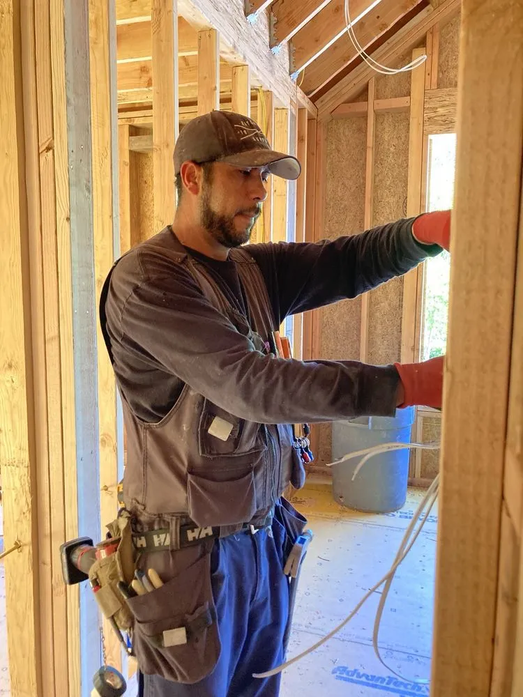 Slide of Lion Electric