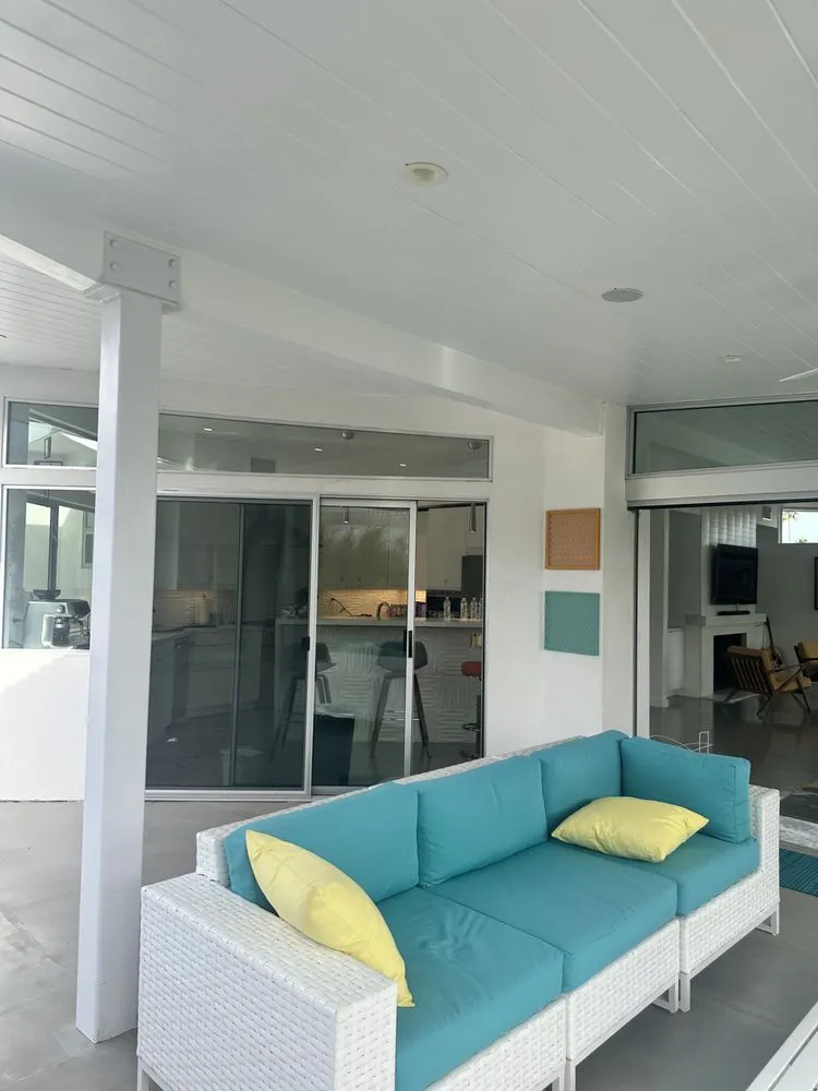 Slide of Lioness Electric