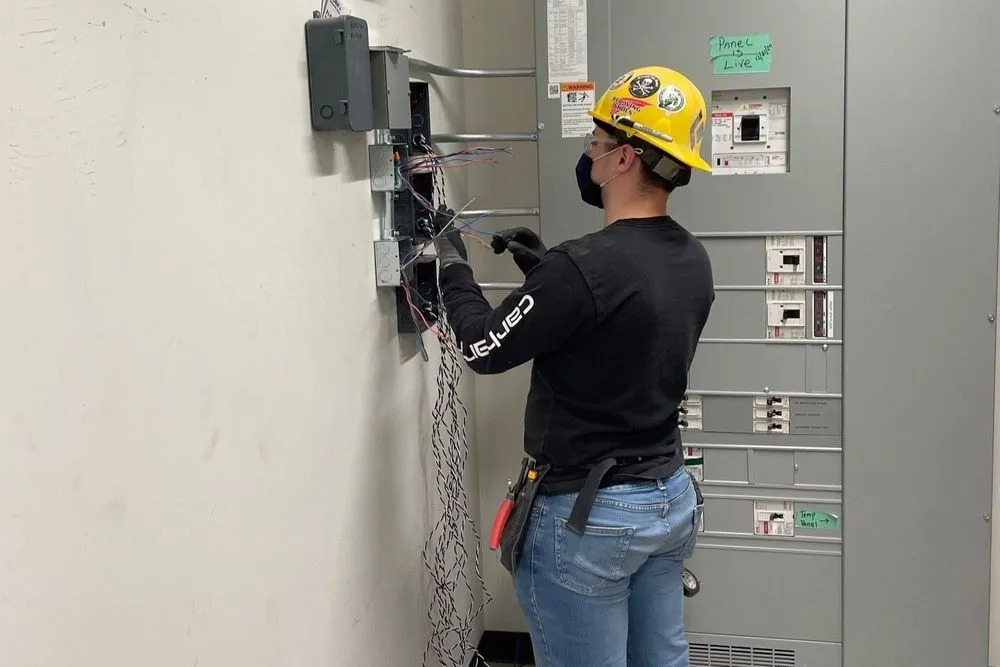 Slide of Lioness Electric