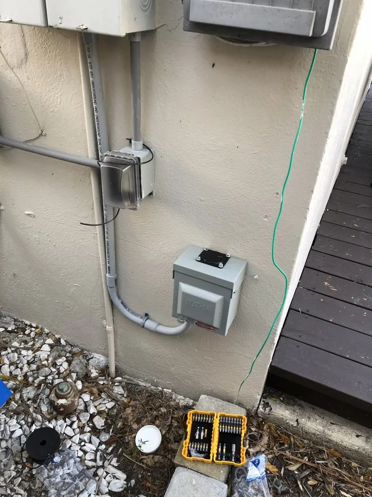 Professional circuit breaker repair in Fort Lauderdale, FL by Lionheart Led Services