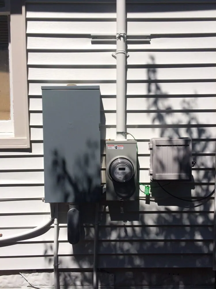 Expert electrician providing wiring installation in , 