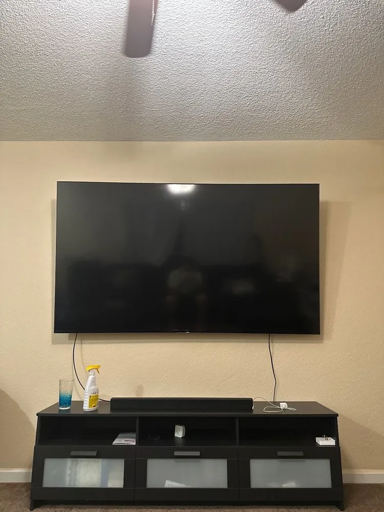 Emergency electrician providing wiring installation in , 