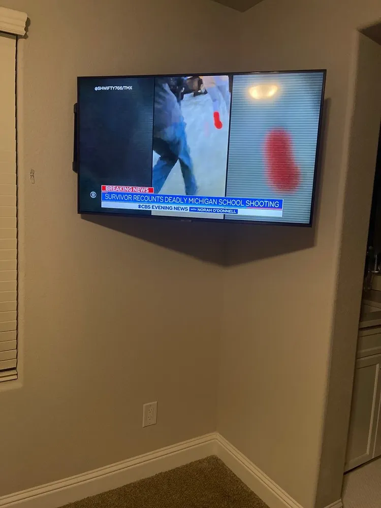 Expert outlet and switch repair service in ,  - Live Wire Custom Wiring & Tv Mounting