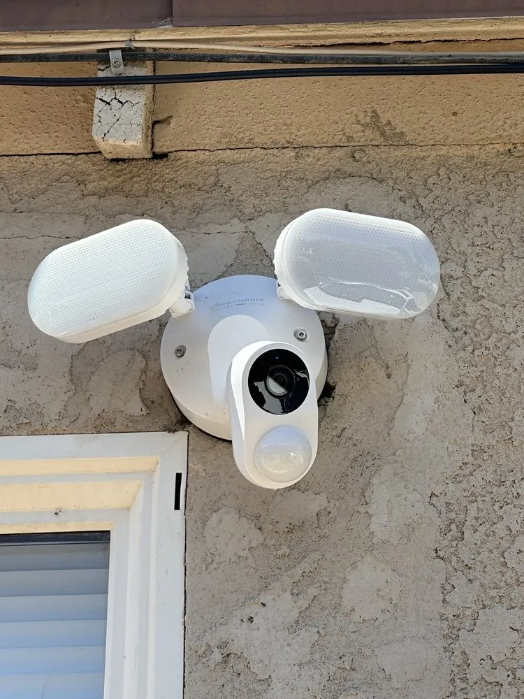 Slide of Live Wire Custom Wiring & Tv Mounting