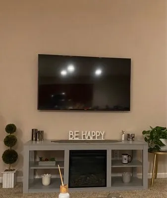 Live Wire Custom Wiring & Tv Mounting Logo