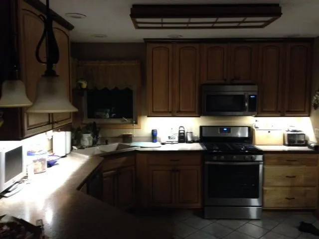 Slide of Live Wire Electrical Contracting