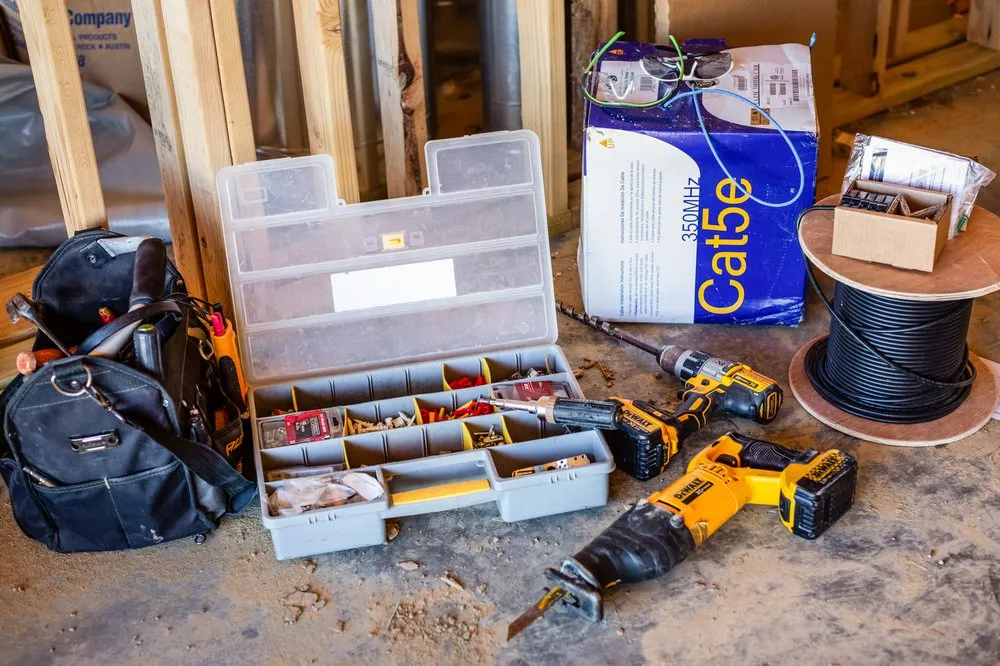 Slide of Live Wire Electrical Services