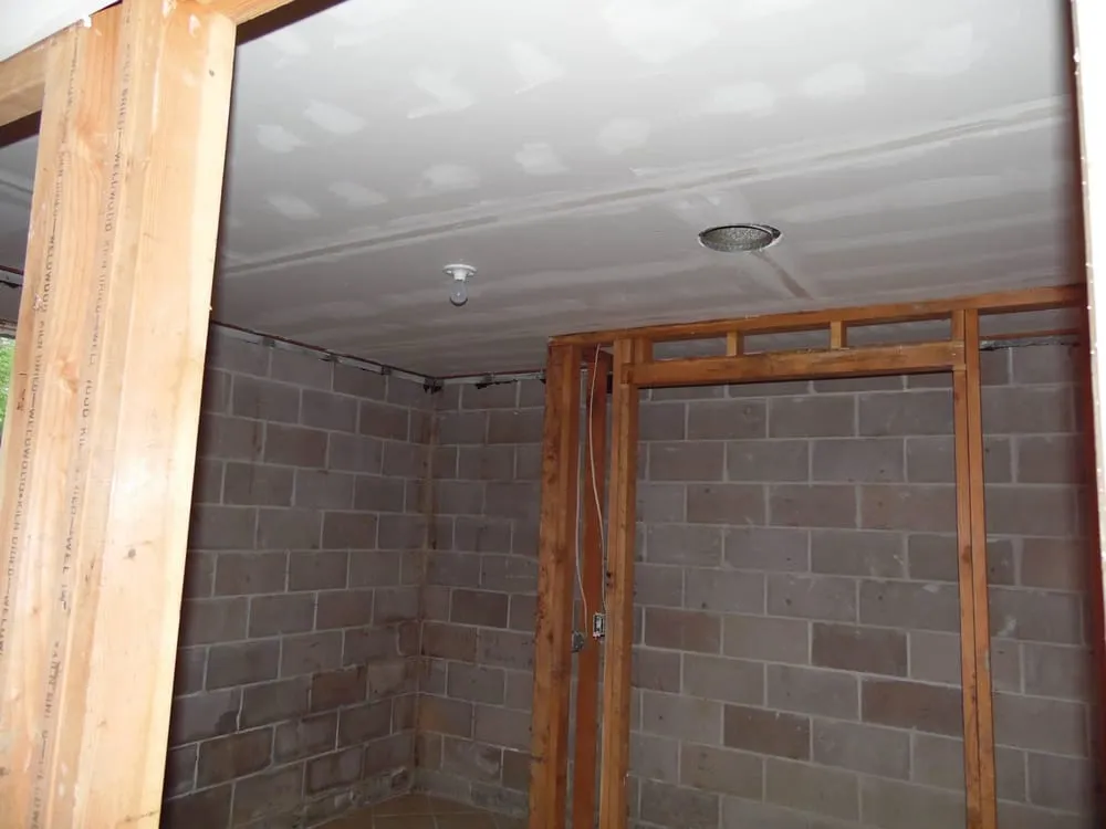 Slide of LJ Contracting