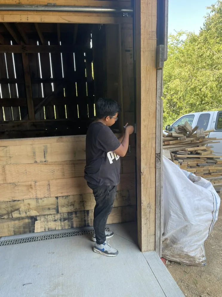 Slide of LJ Electrical