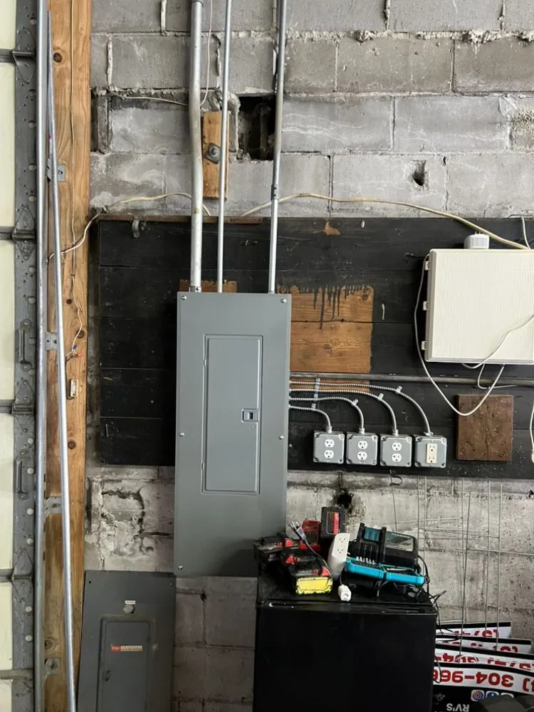 Slide of L&L Electrical