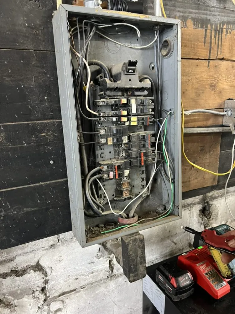 Slide of L&L Electrical