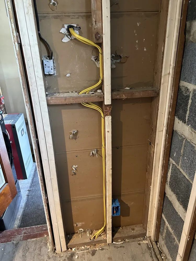 Slide of Lloyd & Lloyd Electric Company