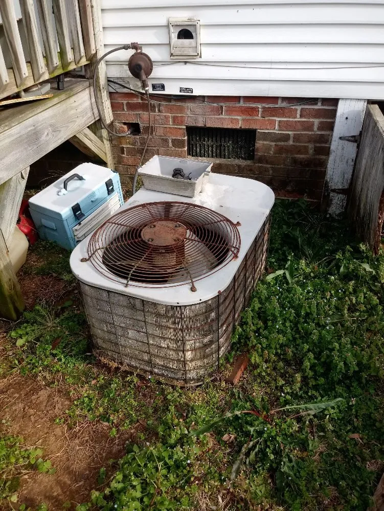 Affordable outlet and switch repair in , by LLR Mechanical