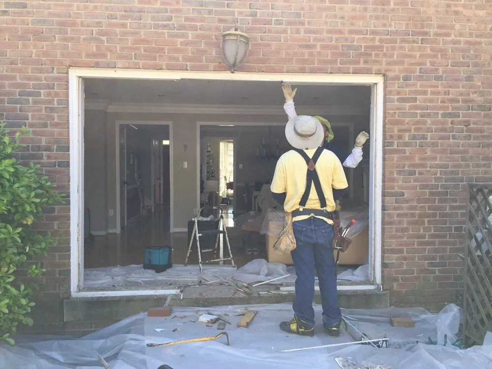 Slide of LLUGO General Contracting