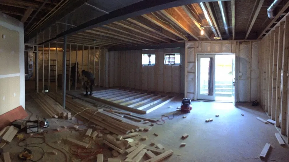 Slide of LLUGO General Contracting