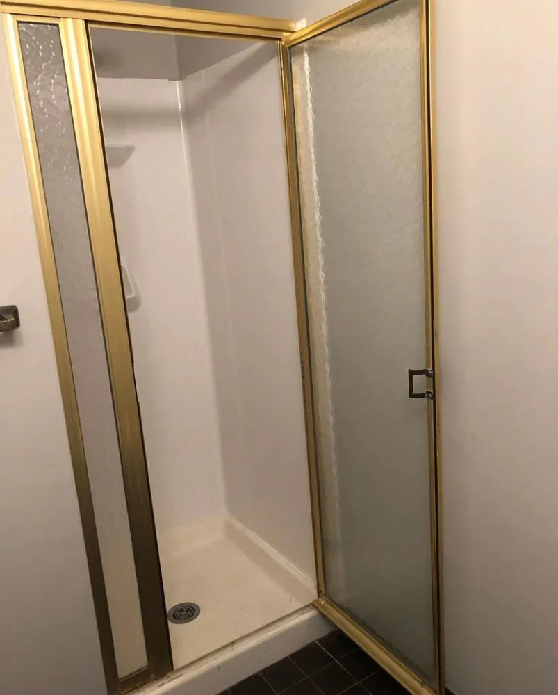 Professional electrician providing emergency electrical service in , 