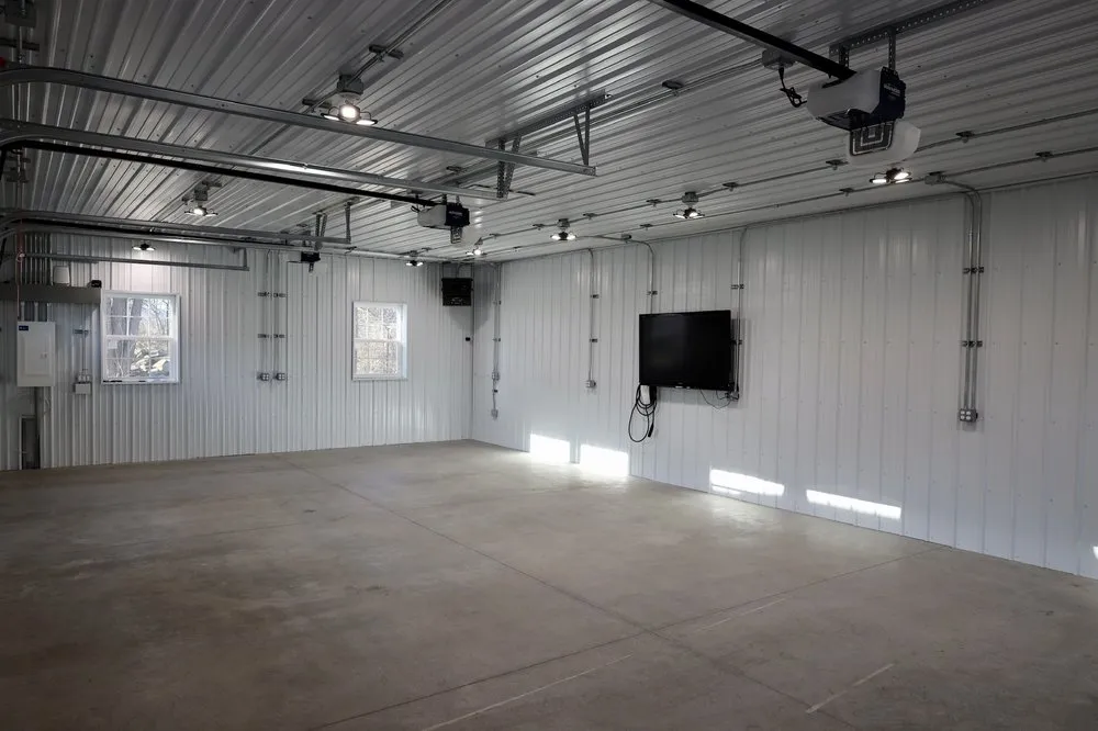 Slide of LM Electric and Consulting