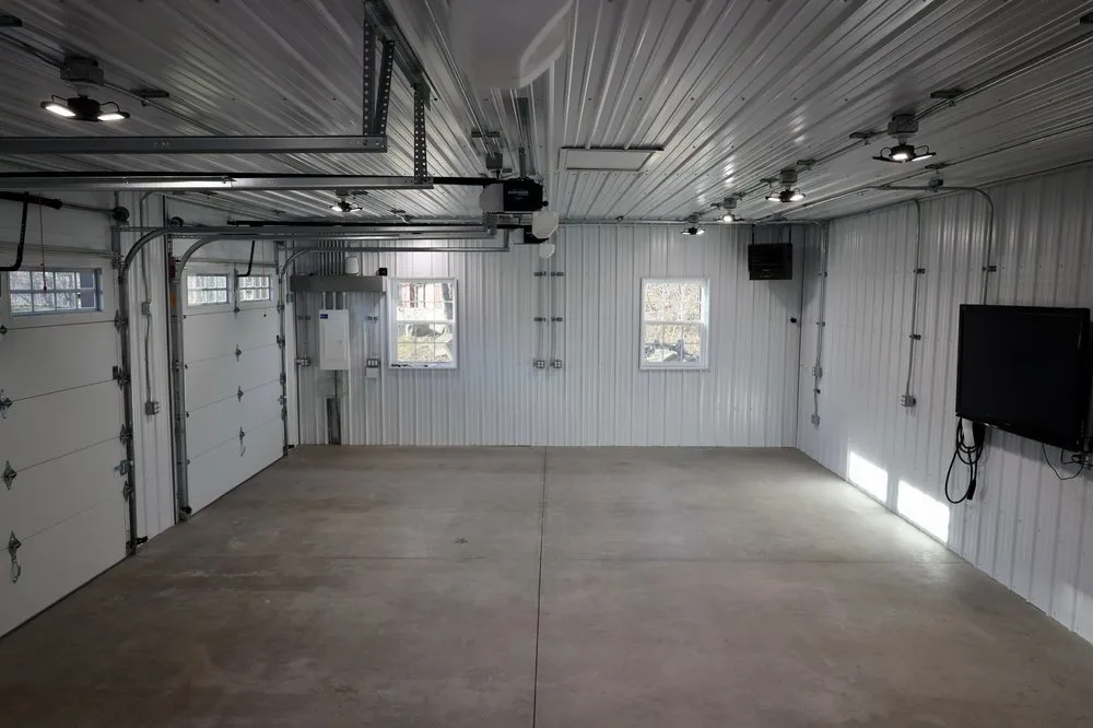 Slide of LM Electric and Consulting