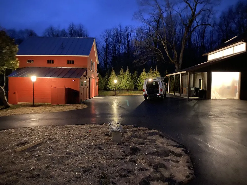 Slide of LM Electric and Consulting