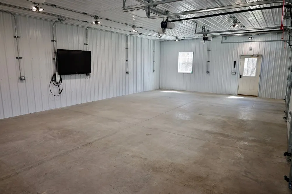 Slide of LM Electric and Consulting