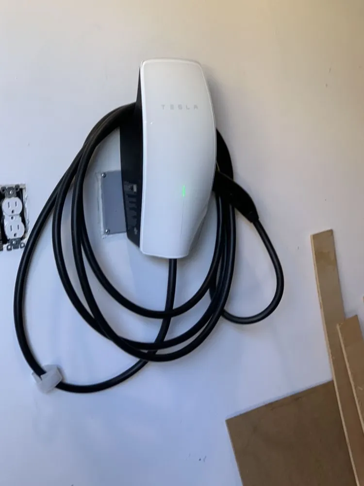 Slide of LM Electrical Solutions