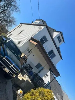 LMM Contracting Logo