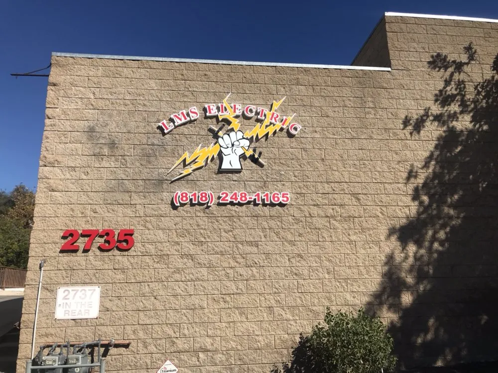 Affordable outlet and switch repair service in Montrose, CA - LMS Electric