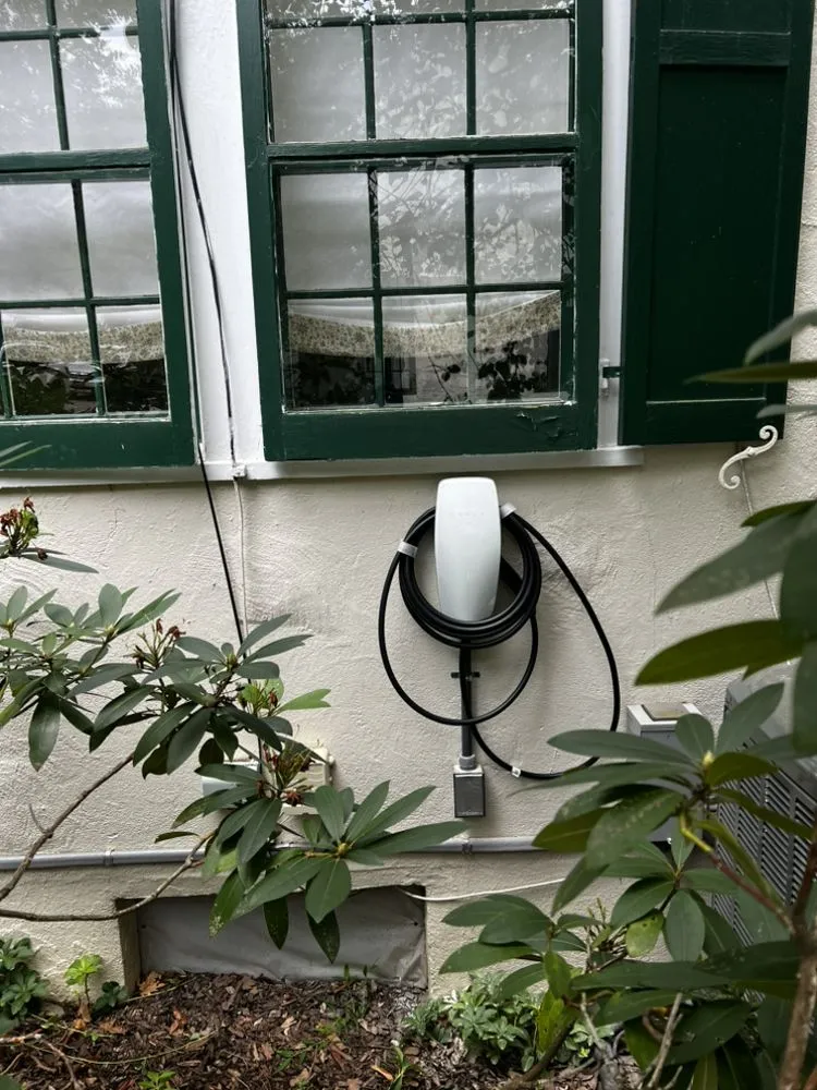 Slide of LNP Electrician Services