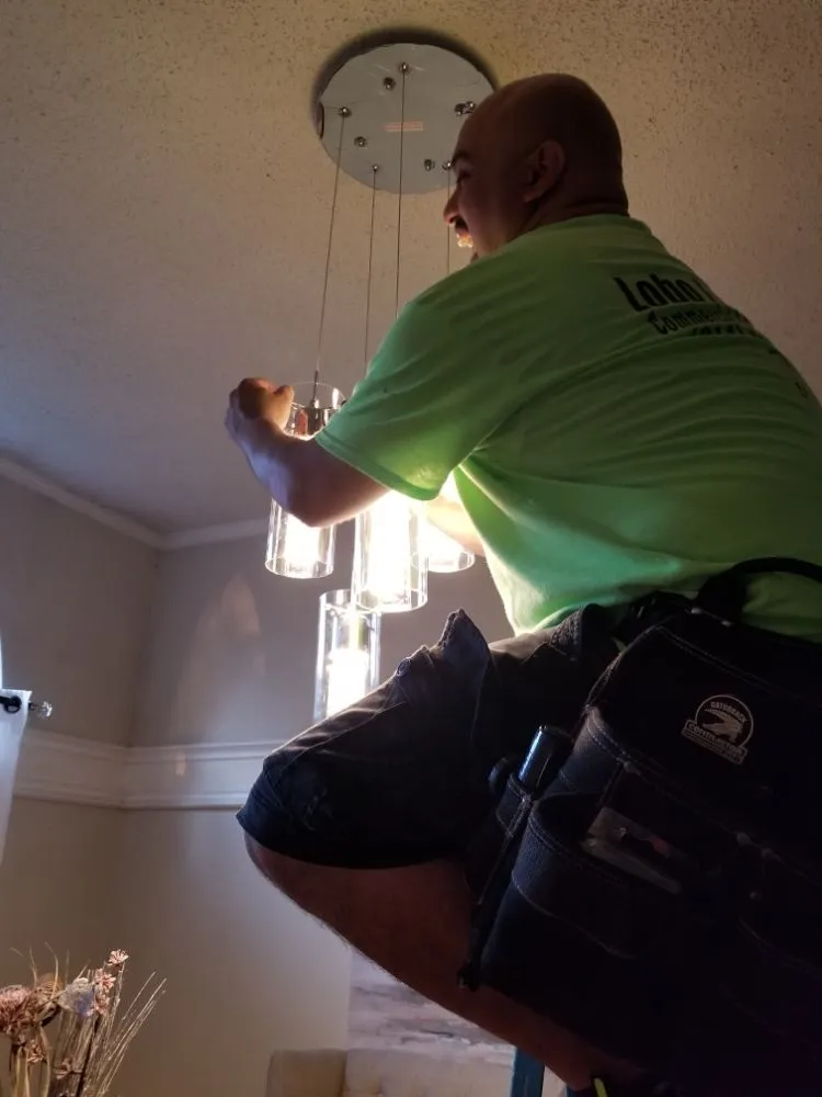 Slide of Lobo Electric