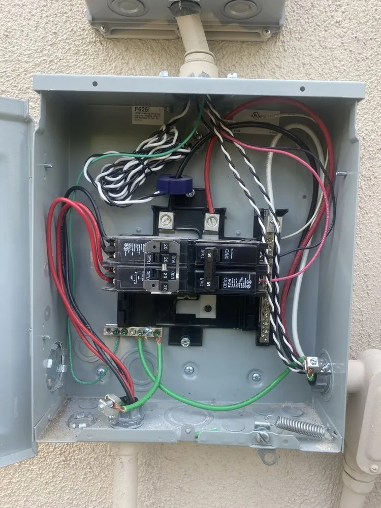 Licensed circuit breaker repair service in San Fernando Valley, CA - Lobo Renewable Service Co