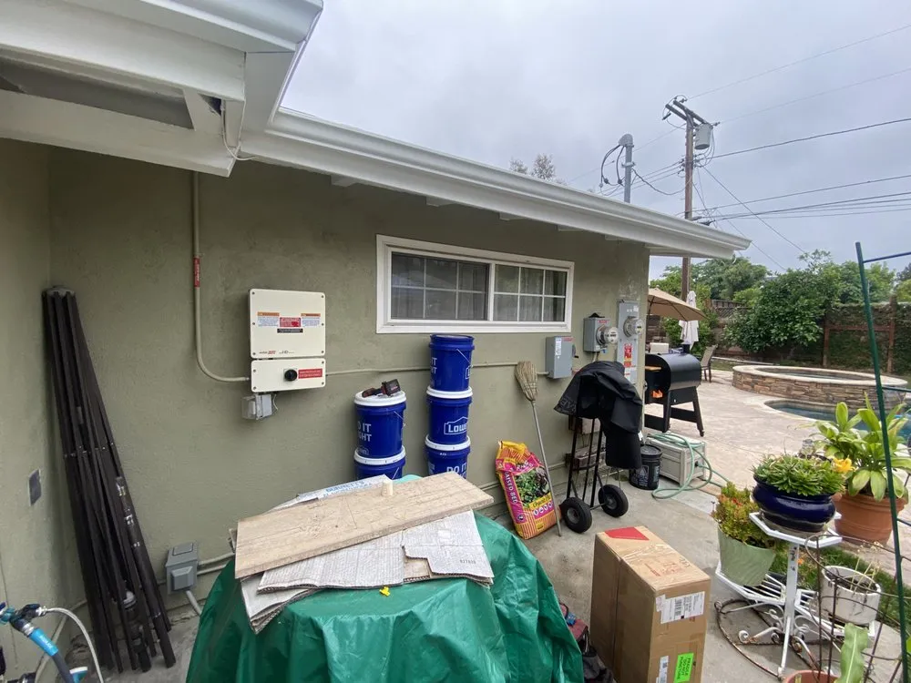 Affordable electrician providing outlet and switch repair in San Fernando Valley, CA - Lobo Renewable Service Co