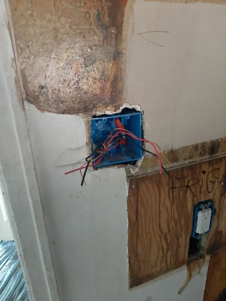 Slide of Local Electrician